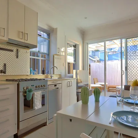2 Bedroom House Situated At The Centre Of Surry Hills 2 E-Bikes Included Sydney Exterior photo