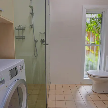 2 Bedroom House Situated At The Centre Of Surry Hills 2 E-Bikes Included Sydney Exterior photo